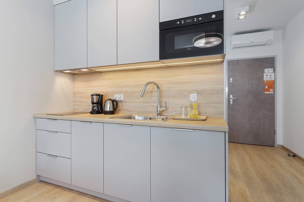 Apartamento de férias inteiro, Air-conditioned Studio in the City Centre | Balcony | Workspace in Cracóvia, Pequena Polônia