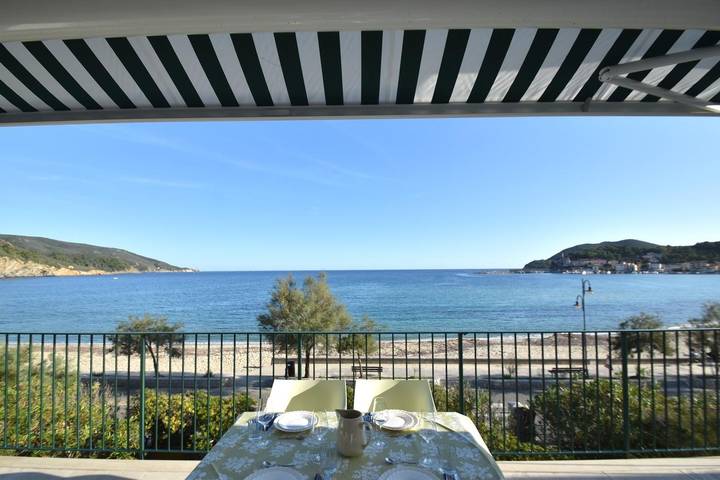Appartamento per 6 persone, con giardino e panorama in Marina di Campo