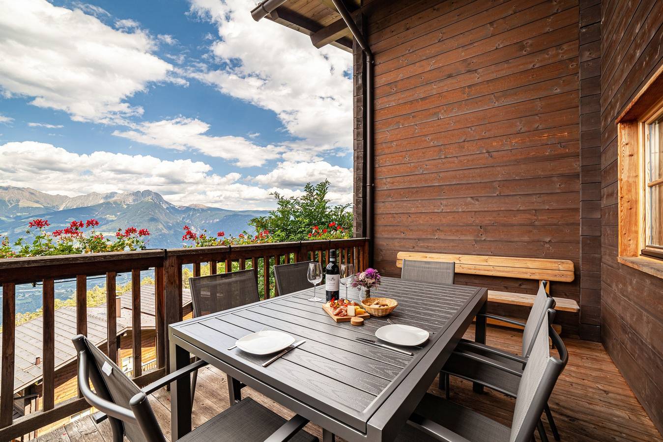 Chalet 'Bergchalet Refugium Martius' with Mountain View, Garden & Wi-Fi in Marling, Ortler Alps