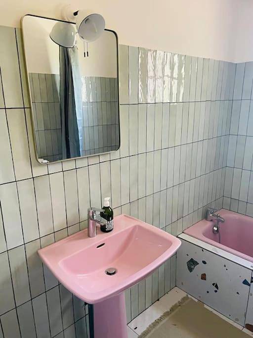 Location de vacances pour 7 personnes, avec vue et terrasse ainsi que jardin et piscine à Tavernes - 3