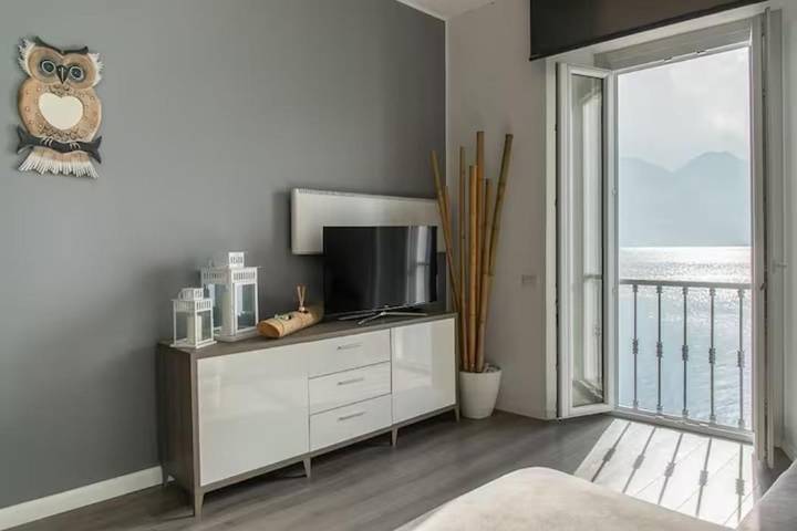 Ferienwohnung für 4 Personen, mit Garten und Seeblick sowie Balkon und Ausblick in Santa Maria Rezzonico - 2