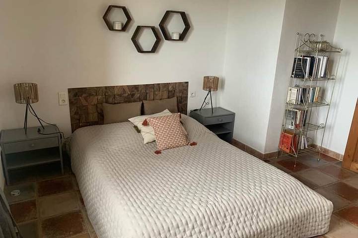 Location de vacances pour 12 personnes, avec jardin et terrasse à Séguret - 2