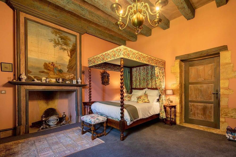 Logement d'exception dans un château à 15mn de Sarlat in Saint-Crépin-et-Carlucet, Périgord Noir