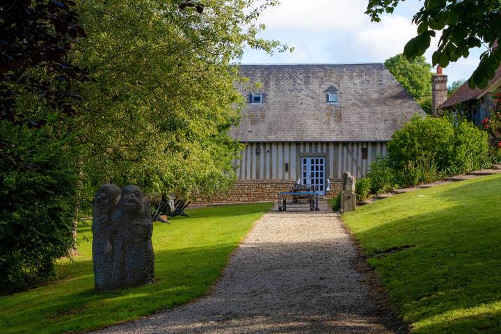 Gîte pour 10 personnes, avec Piscine à Crouttes