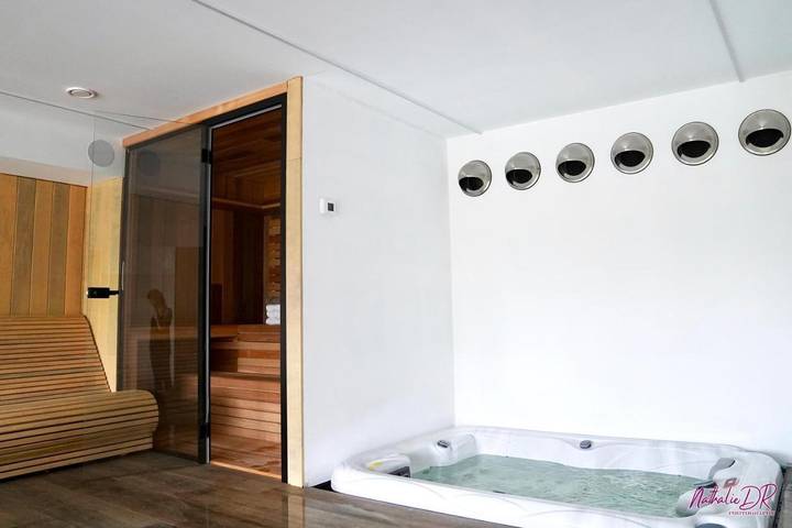 Location de vacances pour 8 personnes, avec sauna et piscine ainsi que jacuzzi et jardin dans la Province du Brabant wallon - 4