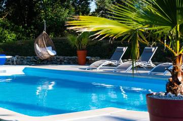 Cottage pour 8 personnes, avec jardin et piscine à Lorignac