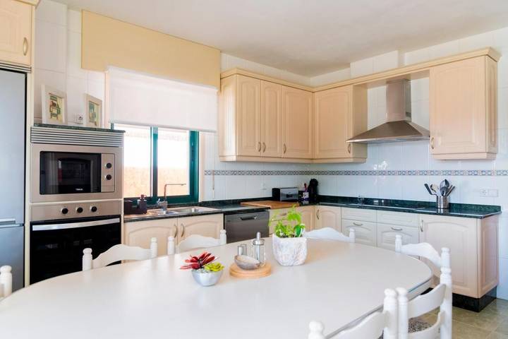 Location de vacances pour 10 personnes, avec vue ainsi que jardin et piscine à Malpica de Bergantiños - 3