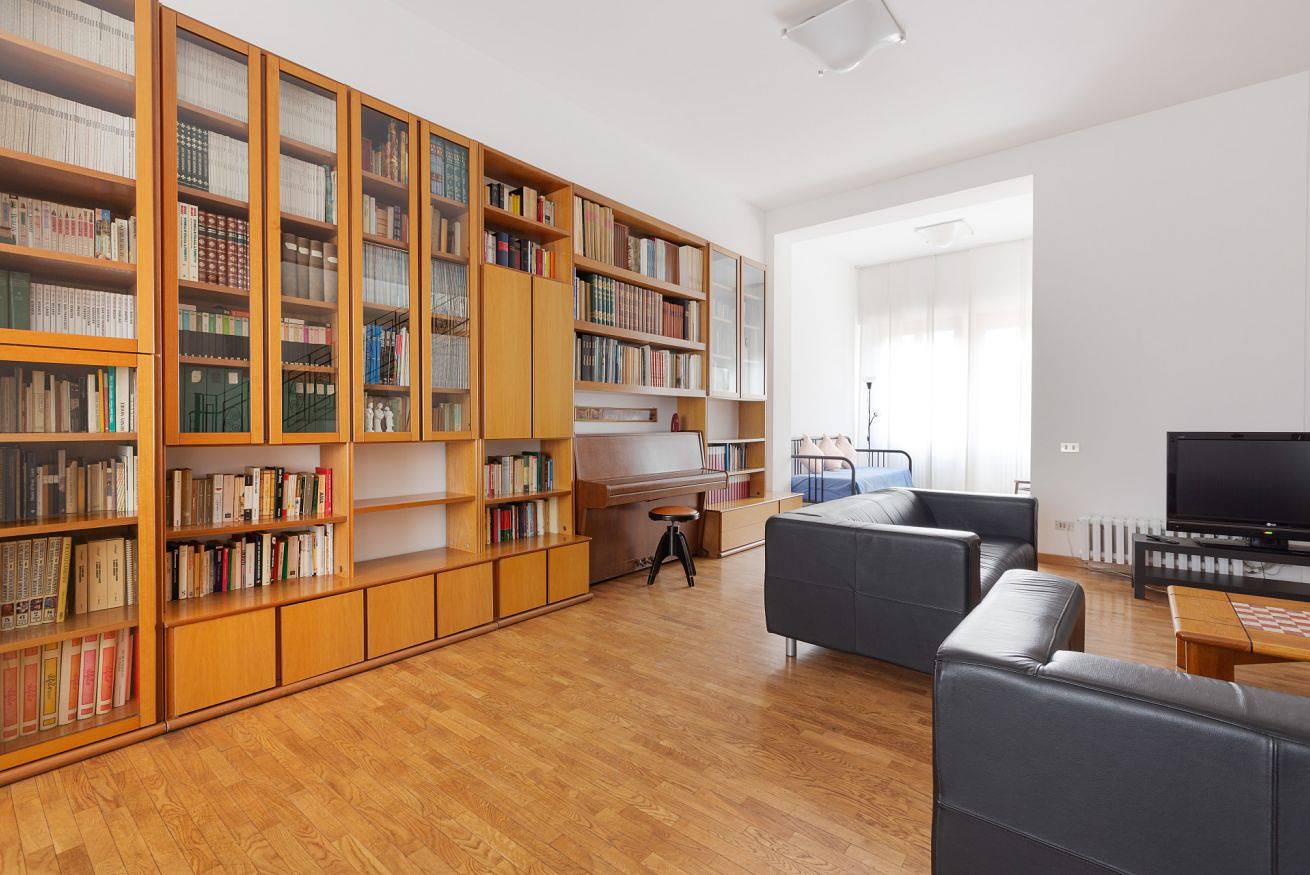 Appartement entier, Detached House just 550m from Lancetti Fs! in Milan, Province de Milan