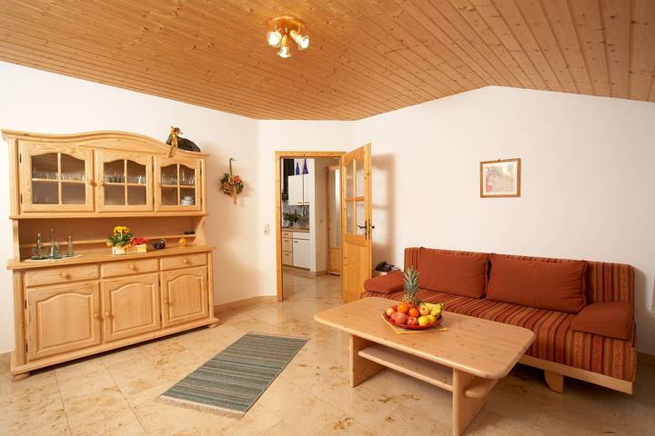 Ganze Ferienwohnung, Ferienwohnung Pfliegl - Ferienwohnung mit 1 separaten Schlafzimmer, Balkon, 48qm, Westseite in Prien, Prien am Chiemsee