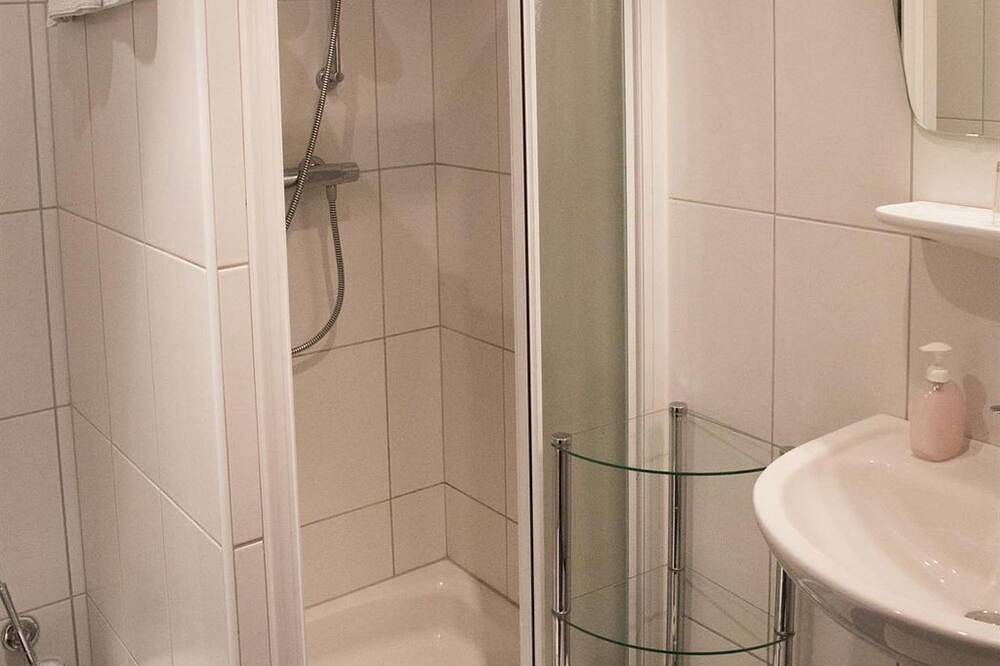 Doppelzimmer mit Dusche, Wc - Pension Paulitsch in St. Lambrecht, Murau (Kreischberg)