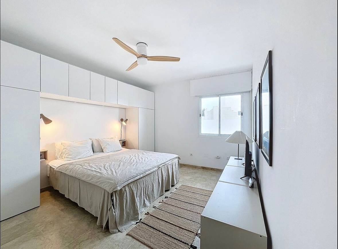 Appartement entier, Mb.B53 - Beachfront Penthouse with Sea Views in Puerto Deportivo de Estepona, Estepona