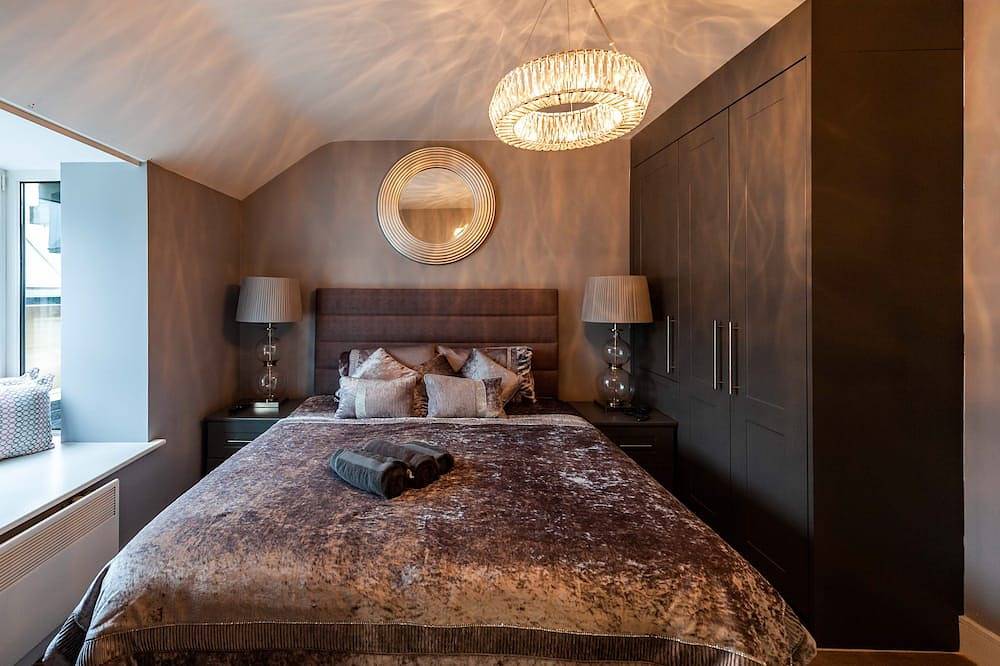 Kinsale Town centre , sleeps16, 6 bedrooms, run by Exquisite Holiday Homes in Kinsale, Munster