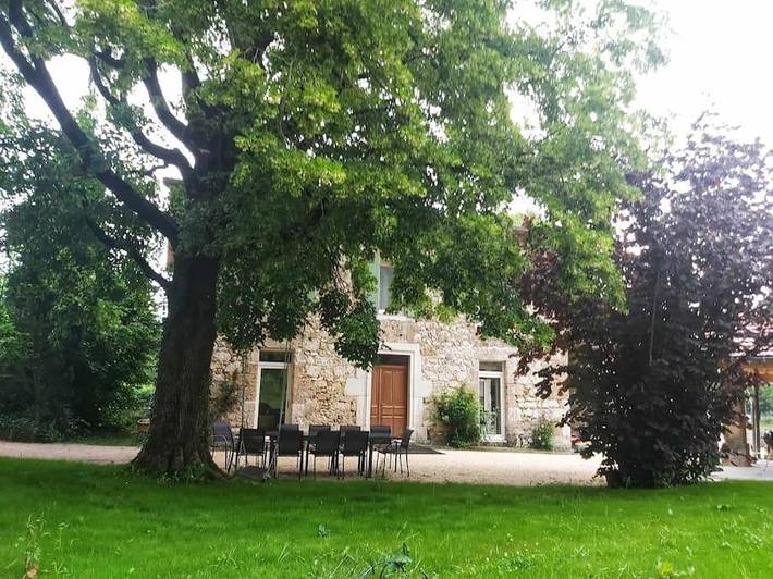 Location de vacances pour 12 personnes, avec terrasse et piscine ainsi que jardin et vue à Saint-Laurent-en-Royans - 3