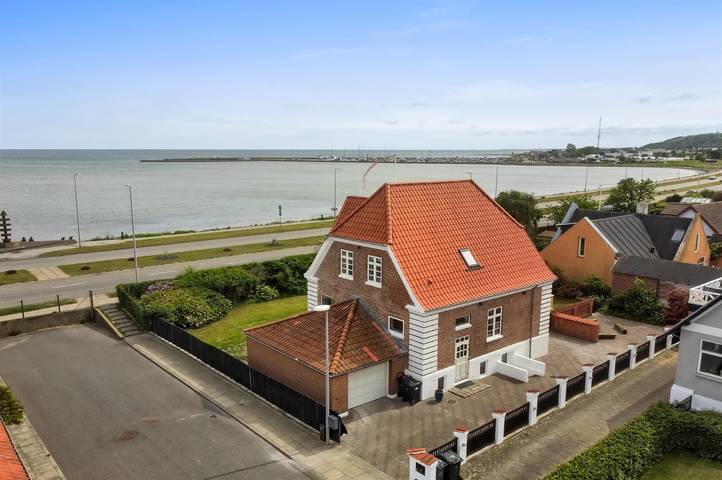 Ferieudlejning for 10 personer, med Balkon og Terrasse samt Sauna i Frederikshavn