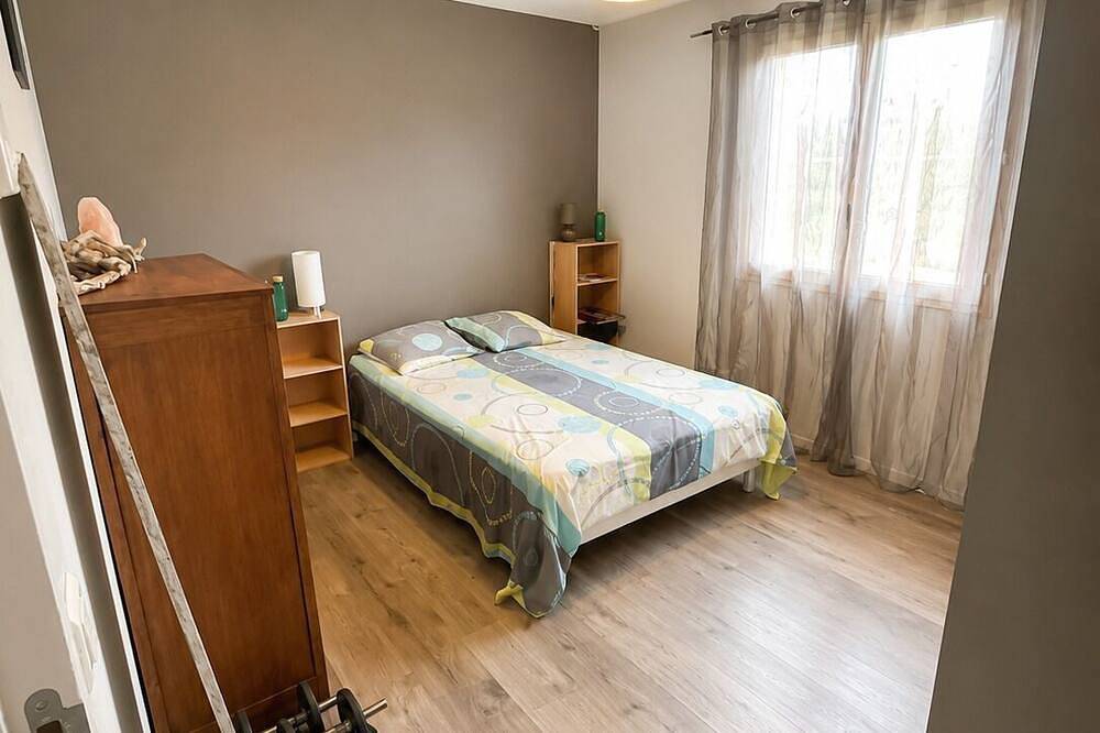 A Gem in Rabastens: A Single-Story Home with a Pool in Rabastens, Región de Albi