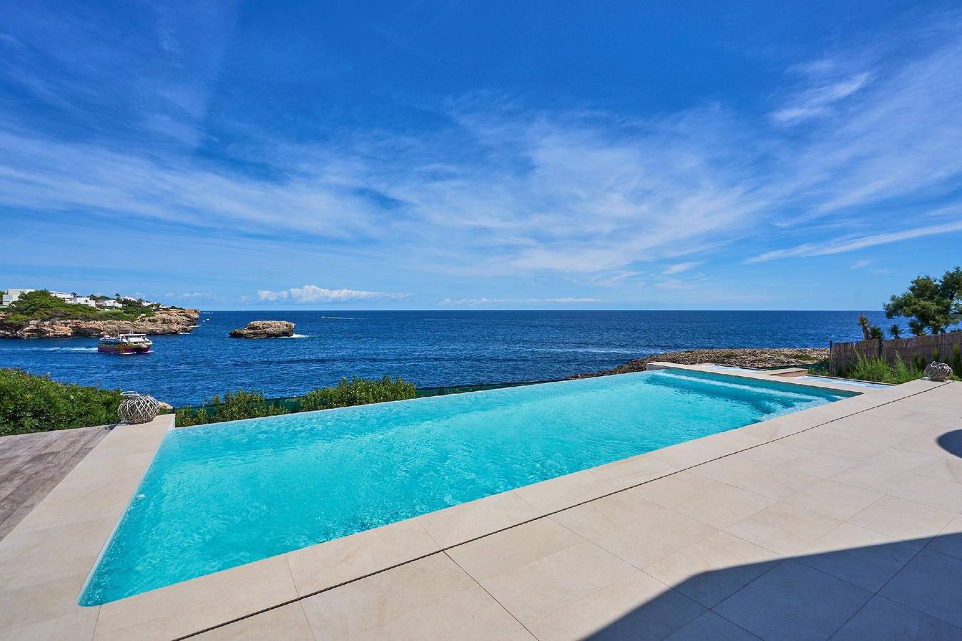 Luxusvilla in erster Meereslinie in Cala d'Or, Santanyí