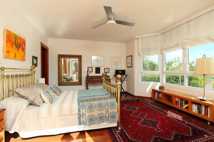 Atemberaubendes alleinstehendes Ferienhaus mit  W-Lan, Klimaanlage, privatem Pool, TV und Innenhof in Reus, Costa Dorada