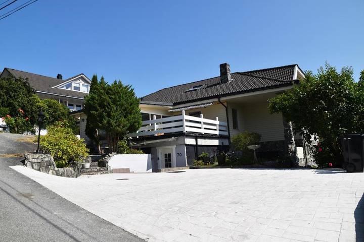 Ferienwohnung für 6 Personen, mit Terrasse und Garten sowie Ausblick in Preikestolen