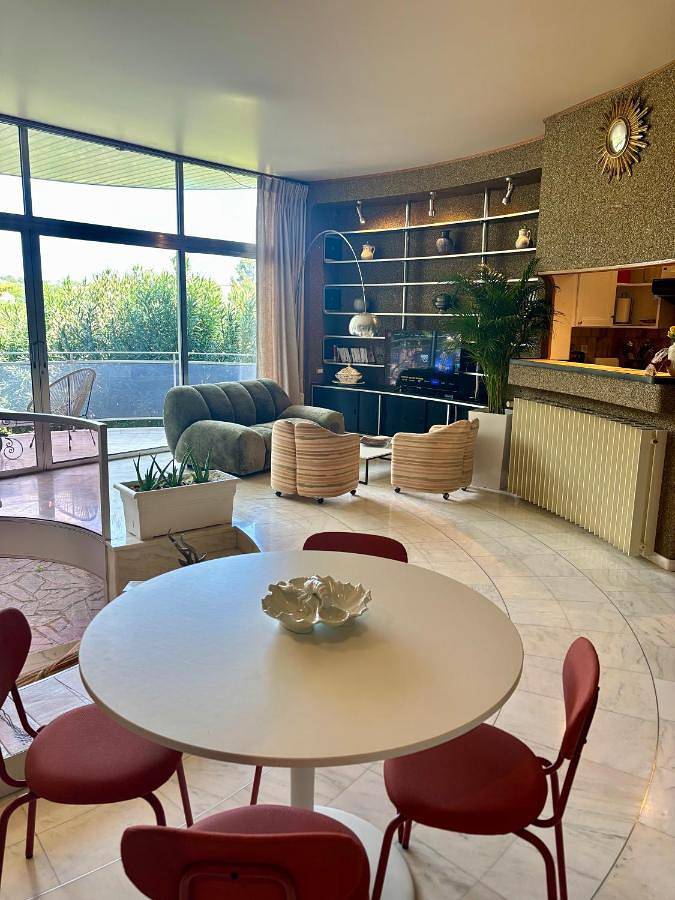Appartement entier, Two-Bedroom Apartment in Bouzigues, Côte méditerranéenne (France)