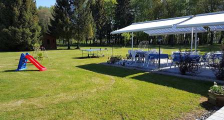 Gîte pour 8 personnes, avec jacuzzi et terrasse ainsi que sauna et jardin à Maubert-Fontaine