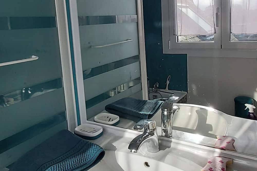 Entire apartment, Duplex & terrasse, sea and port view 2minutes from fish market and restaurants in Saint-Benoît-de-l'Aure, Bayeux region