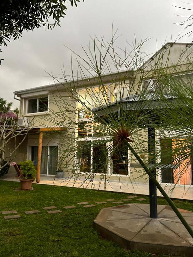 Location de vacances pour 2 personnes, avec terrasse ainsi que vue et jardin à Sainte-Suzanne - 3