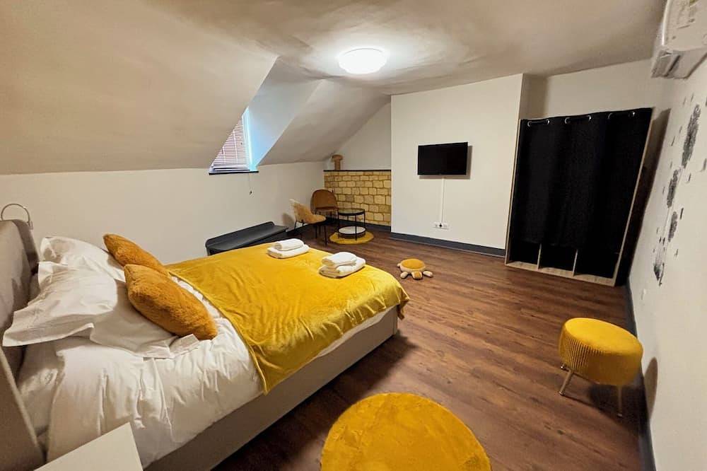 Appartement entier, Appart 6, Jolie logement climatisé au 3ème et dernier étage d'un bel immeuble in Limoges, Région de Limoges