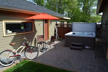 Cottage for 4 Guests in Bend, Mt. Bachelor, Picture 2