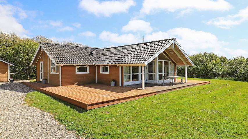 Ferienhaus für 7 Personen, mit Whirlpool und Sauna sowie Terrasse, mit Haustier in Kærgården