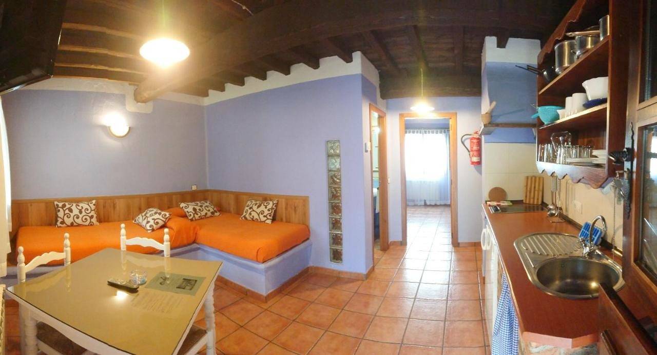 Apartamentos Rurales El Canchal de la Gallina - Jacuzzi en privado - Parking gratuito, Cafetería-Recepción in Hervás, Provincia de Cáceres