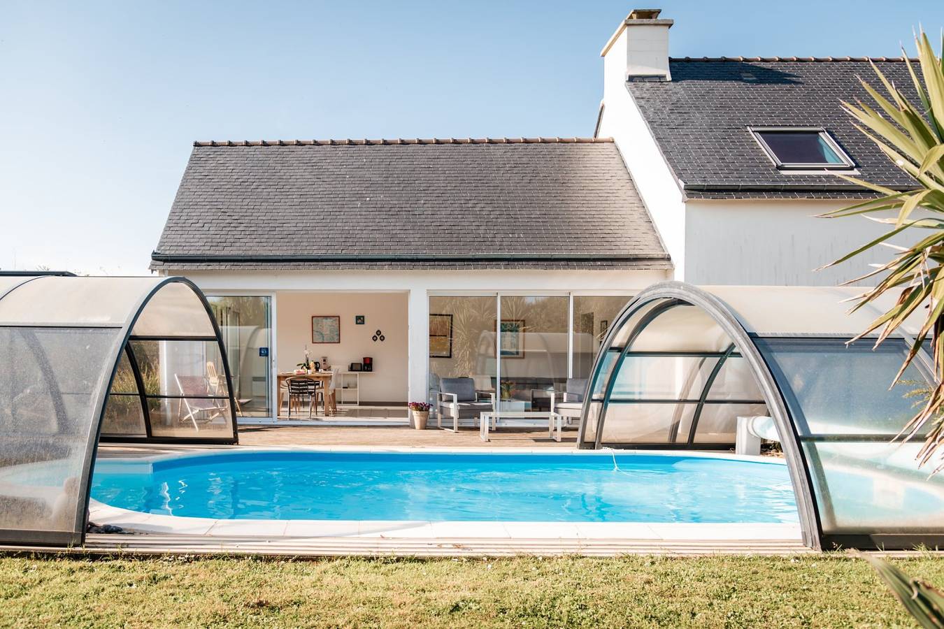 Tipoz'Immo – Maison piscine couverte privée - bord de mer in Plovan, Côte de Cornouaille