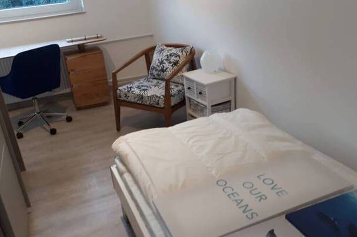 Ganze Wohnung, Liebevoll renovierte Wg-Wohnung: Zimmer 2 in Rommerskirchen, Rhein-Kreis Neuss