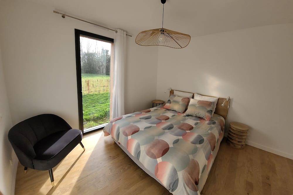 Contemporary house in a quiet location 3 minutes from the beach in Loctudy, Côte de Cornouaille