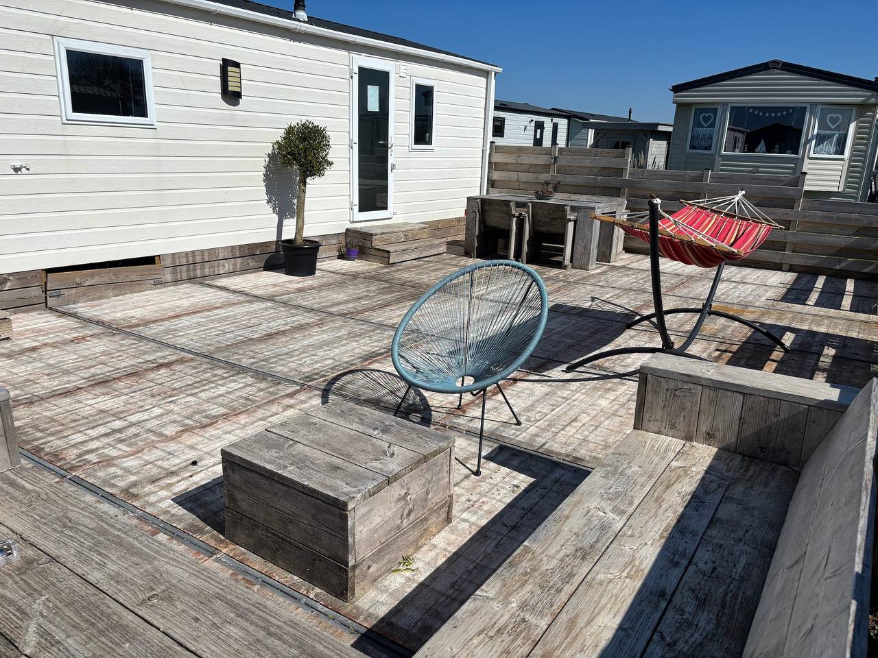 Neues Ferienhaus Chalet Nr.73 zweite Reihe direkt am  Wattenmeer, komplett eingezäunt in Wieringen, Ijsselmeer
