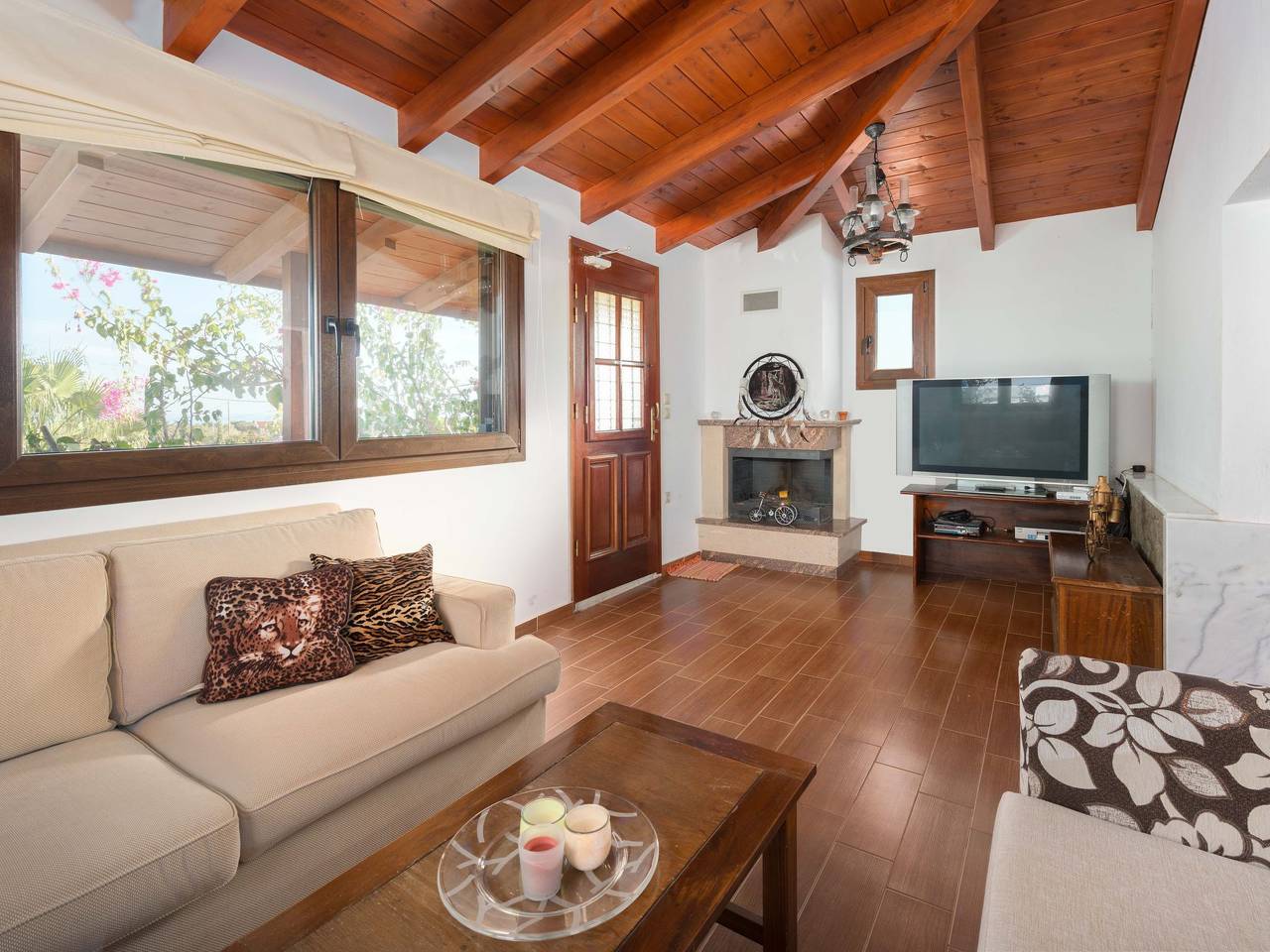 In Notia Rodos mit privatem Garten in Rhodos