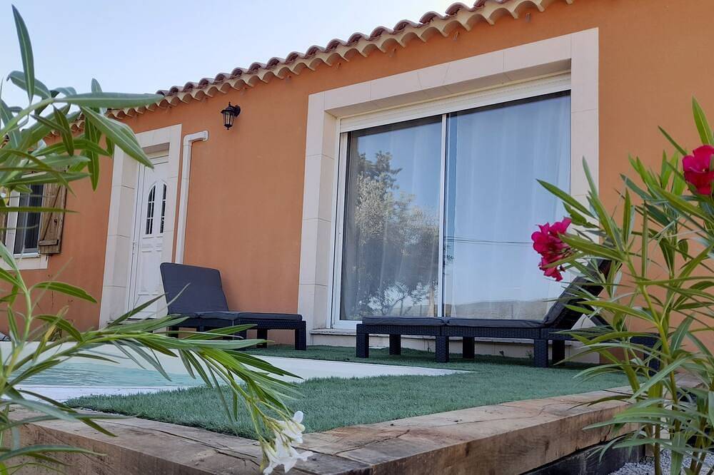 Pretty house with swimming pool at the foot of Ventoux in Flassan, Parc naturel régional du Mont-Ventoux