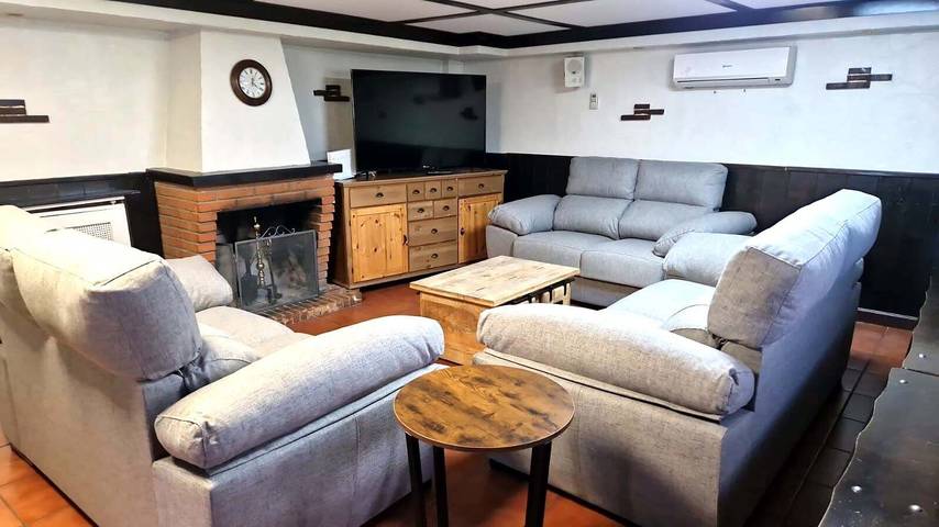 Casa de vacaciones para 22 personas, con jacuzzi y jardín, Familias con niños en Valle del Alberche - 4