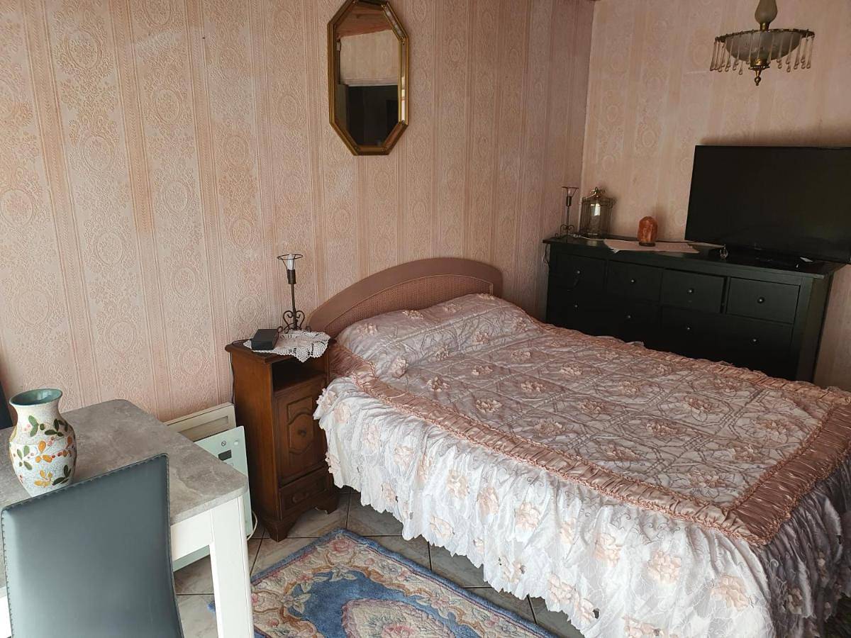 Appartement entier, One-Bedroom Apartment in Bourg-de-Péage, Région de Valence