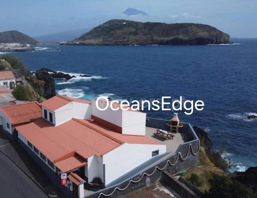 Ocean's Edge in Horta (Portugal), Ilha do Faial