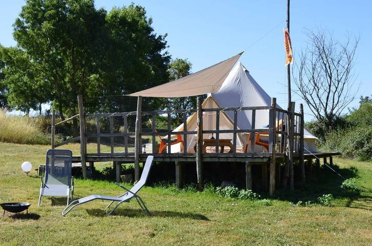 Camping pour 4 personnes, avec vue ainsi que piscine et jardin à Vienne (France) - 2
