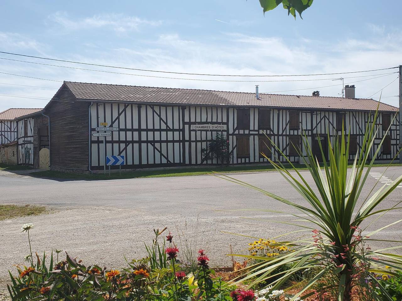 La Varnière - chambres d'hôte avec cuisine commune - Chambre double avec salle d'eau privative in Montier-en-Der, Haute-Marne