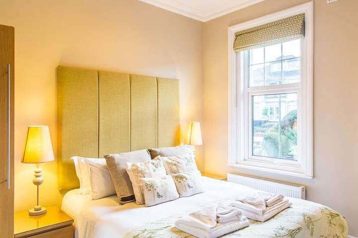 Appartement entier, Studio-Prestige-Sdb privée avec douche-Vue sur Jardin-Apartment 2 in Bournemouth, Angleterre du Sud-Ouest