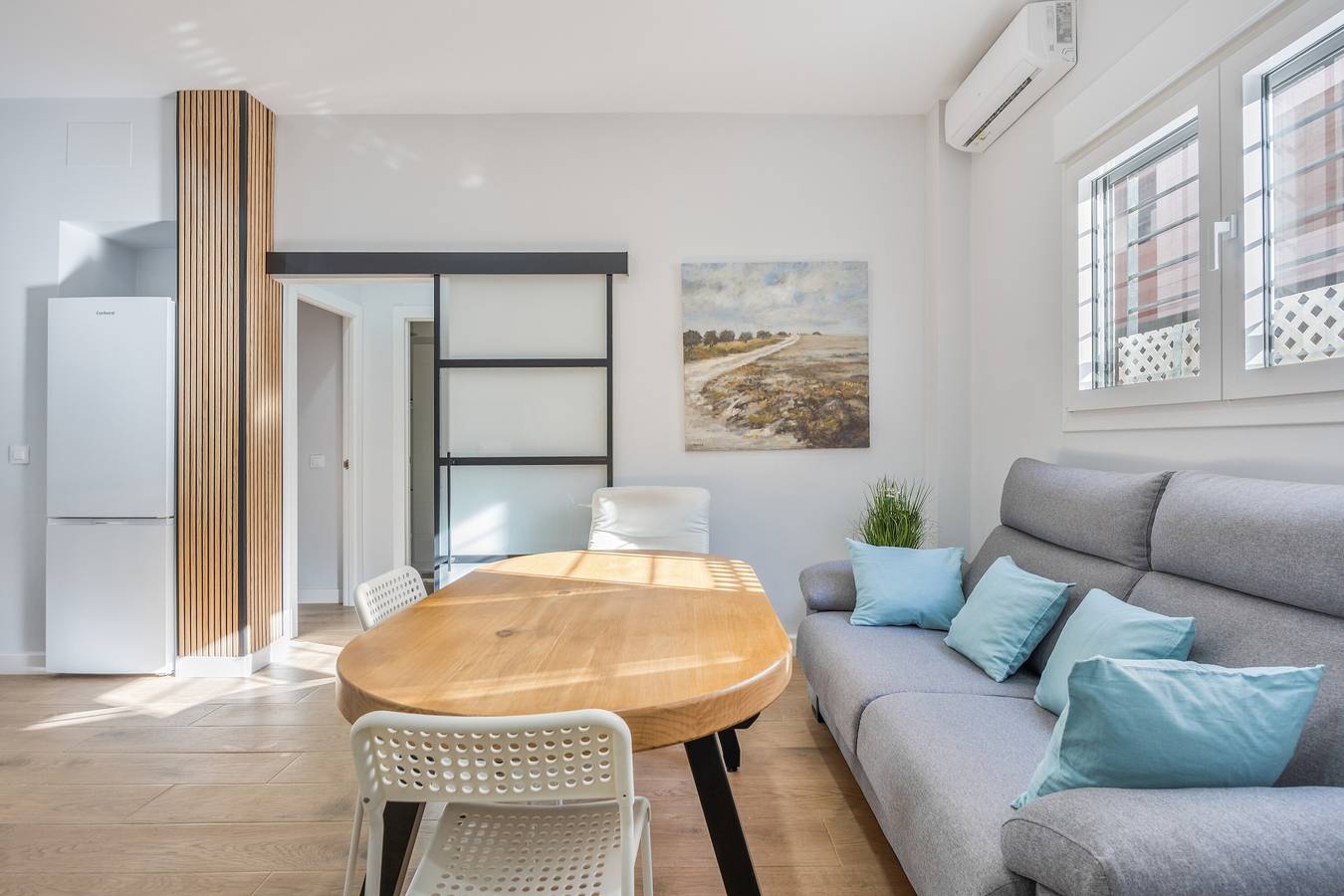 Apartamento inteiro, Moderno Apartamento à Beira-Mar com Wi-Fi e Ar Condicionado in Playa La Victoria, Cádis