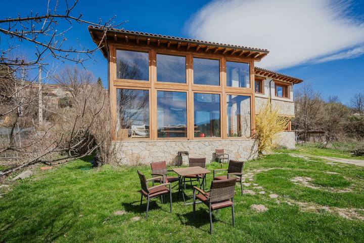 Casa rural para 6 personas, con Jardín en Navacepedilla de Corneja