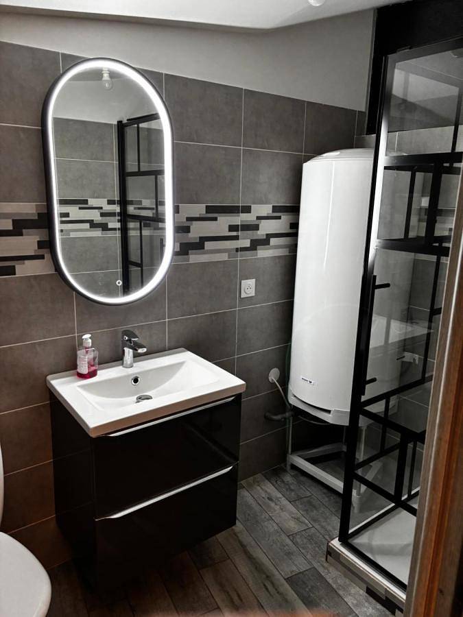 Gîte pour 2 personnes, avec terrasse à Givors - 4