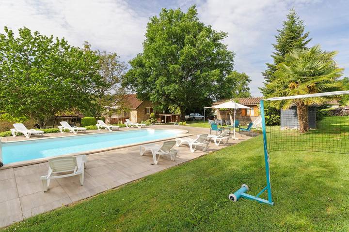 Gîte pour 6 personnes, avec balcon et jardin à Les Quatre-Routes-du-Lot