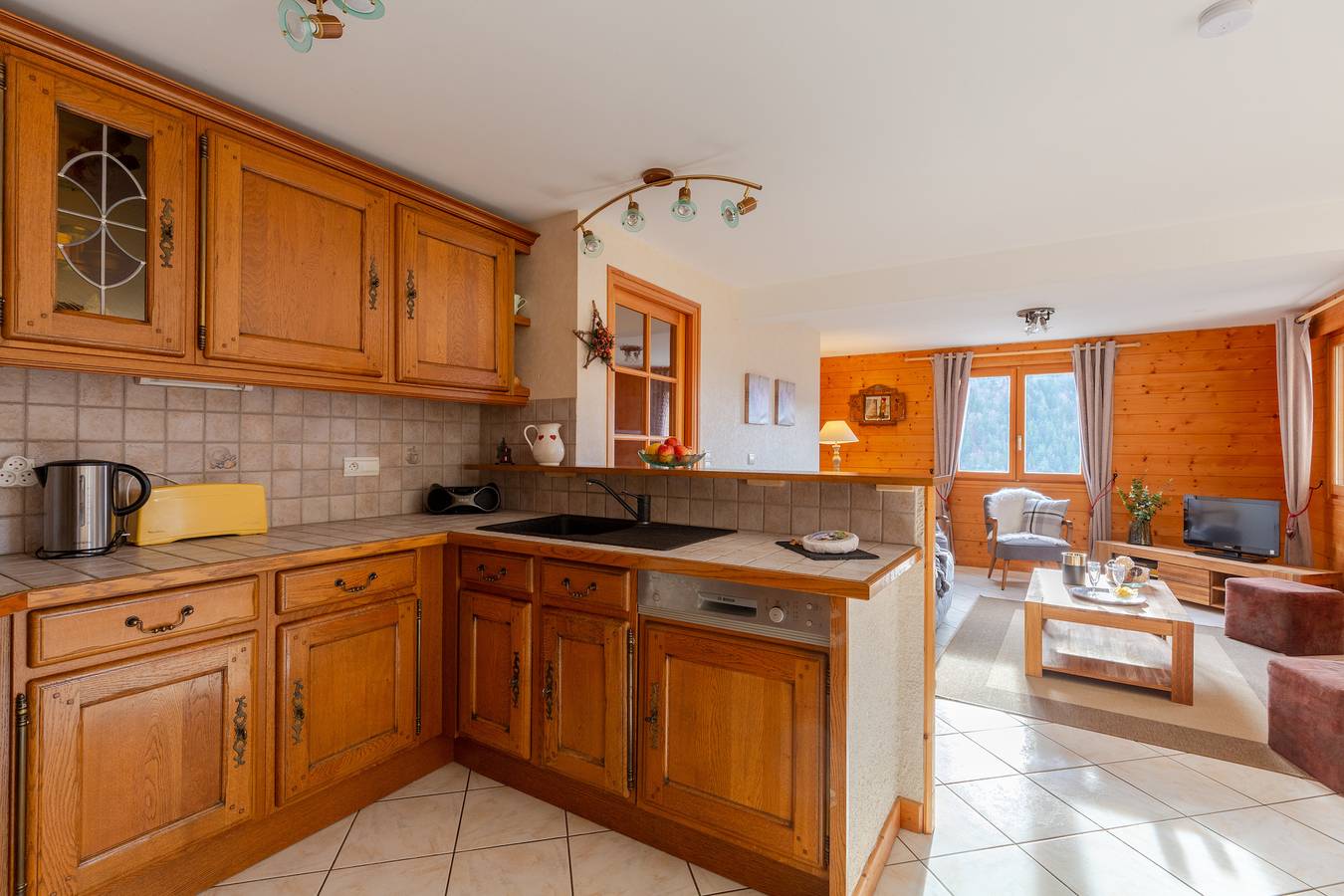 Appartement entier, Appartement meublé spacieux - chaîne des Aravis, avec vue sur les montagnes in Le Grand-Bornand, Région d'Annecy