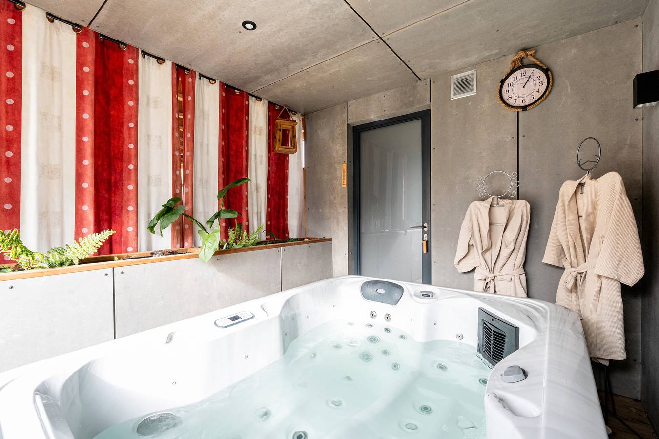 Apartamento vacacional entero, O' petit jardin... estar bien, ¡simplemente! in Cholet, Región de Cholet