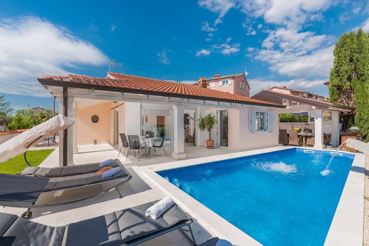 Villa für 8 Personen, mit Terrasse und Pool, mit Haustier - 1