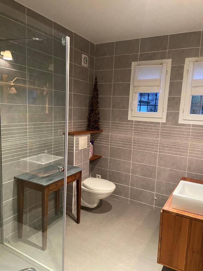 Location de vacances pour 2 personnes, avec jardin ainsi que piscine et vue, adapté aux familles à Mallemort - 2